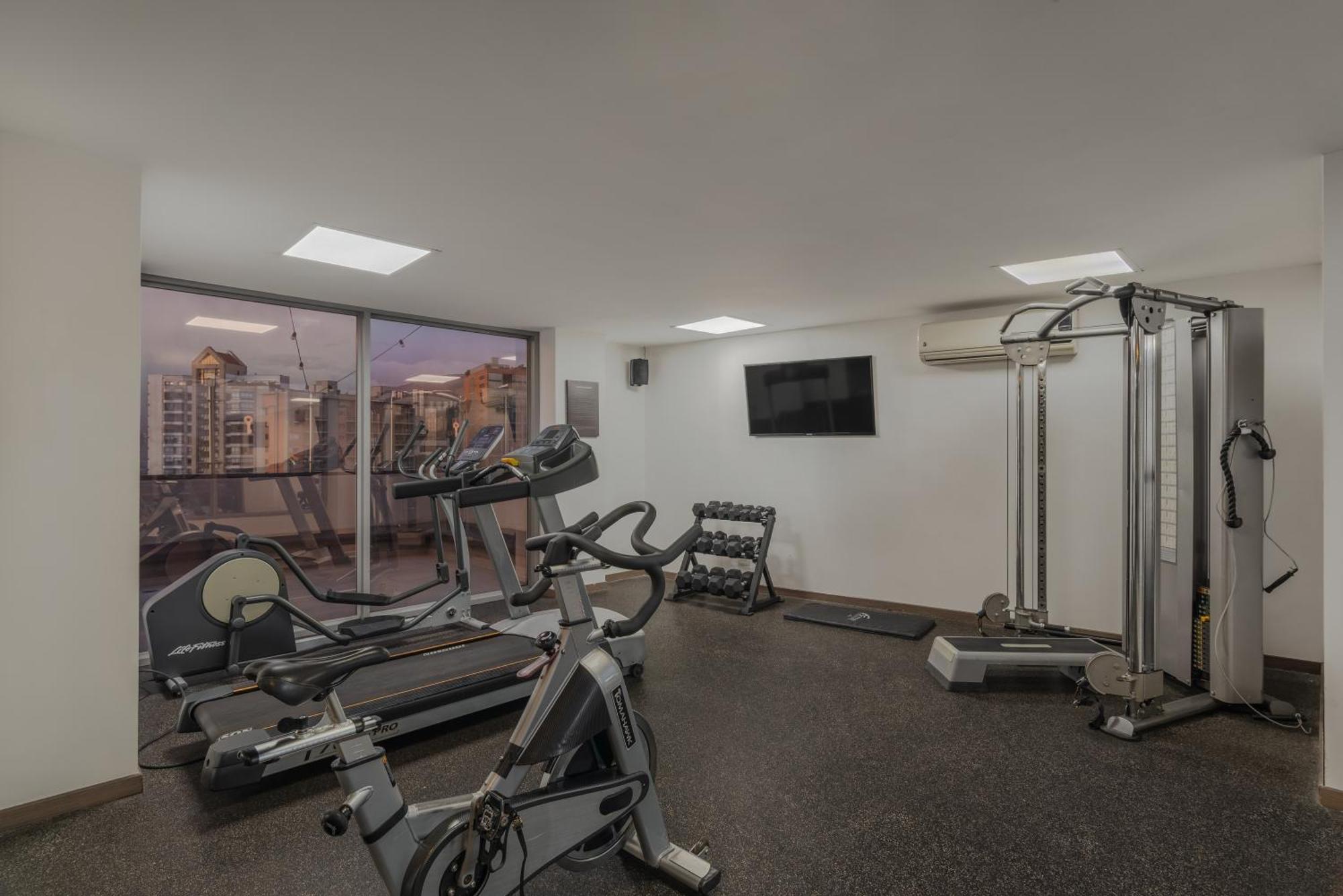 Sites Hotel Medellín Exterior foto The gym at the hotel