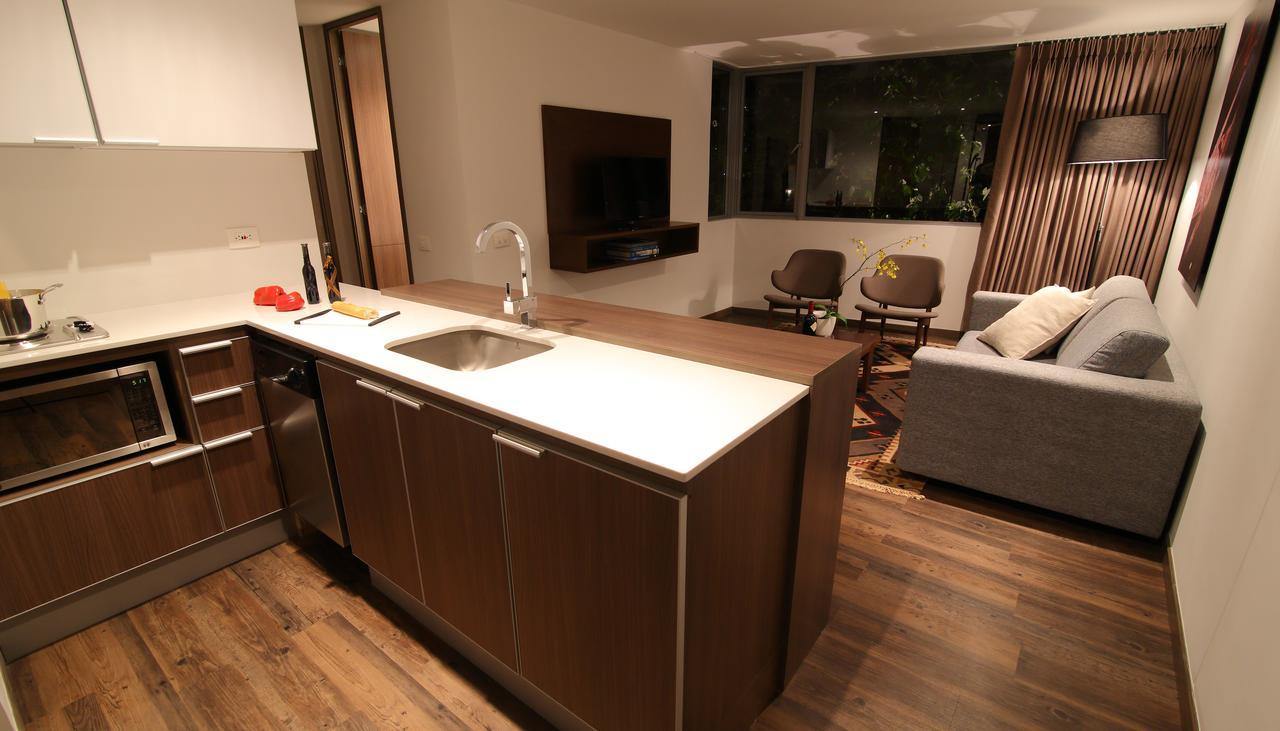 Sites Hotel Medellín Exterior foto A modern open-plan kitchen
