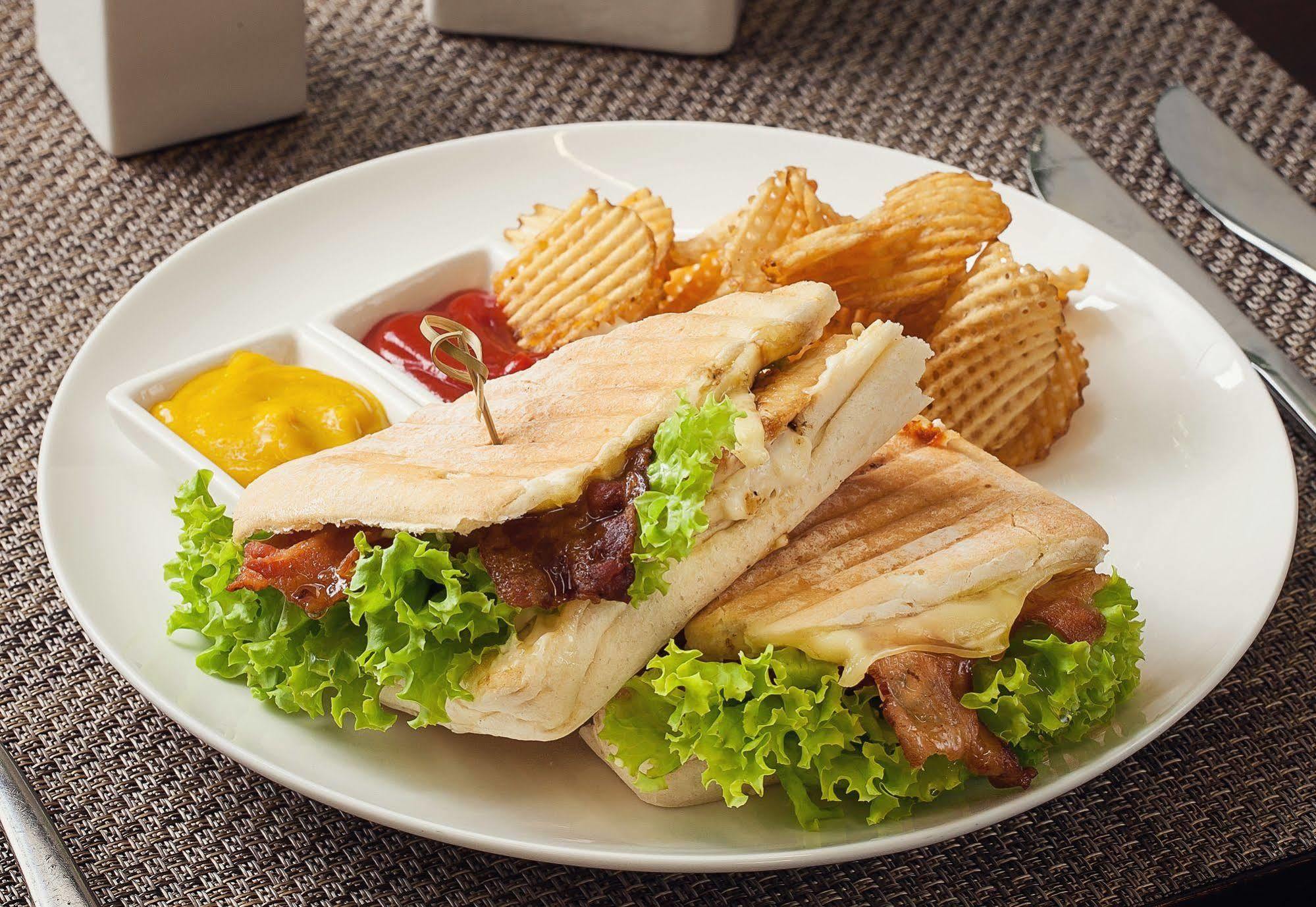 Sites Hotel Medellín Exterior foto A club sandwich